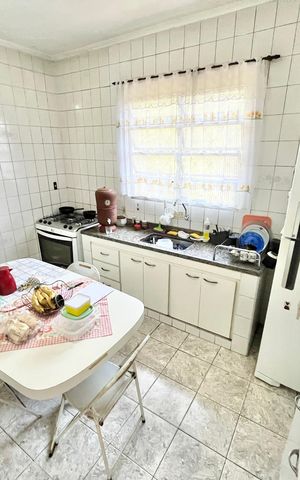 Casa à venda com 350m², 3 quartos e 2 vagas Casa à venda com 350m², 3 quartos e 2 vagasCozinha