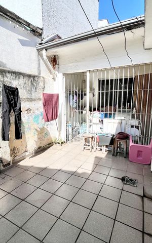 Casa à venda com 350m², 3 quartos e 2 vagas Casa à venda com 350m², 3 quartos e 2 vagasQuintal