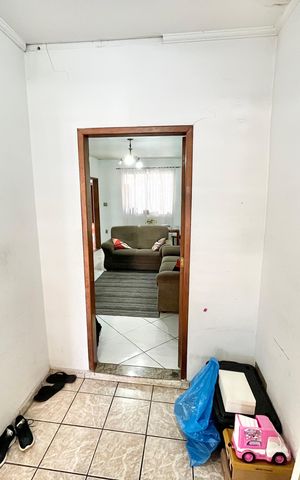 Casa à venda com 350m², 3 quartos e 2 vagas Casa à venda com 350m², 3 quartos e 2 vagasEntrada