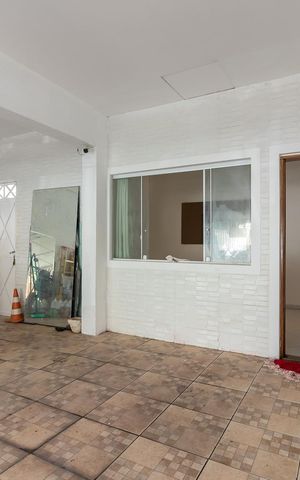 Casa à venda com 210m², 4 quartos e 2 vagasGaragem
