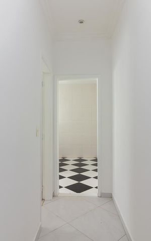 Casa à venda com 210m², 4 quartos e 2 vagasCorredor