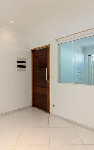 Casa à venda com 210m², 4 quartos e 2 vagasSala