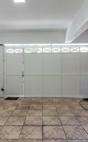 Casa à venda com 210m², 4 quartos e 2 vagasSala - Vista