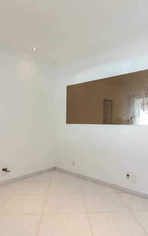 Casa à venda com 210m², 4 quartos e 2 vagasSala