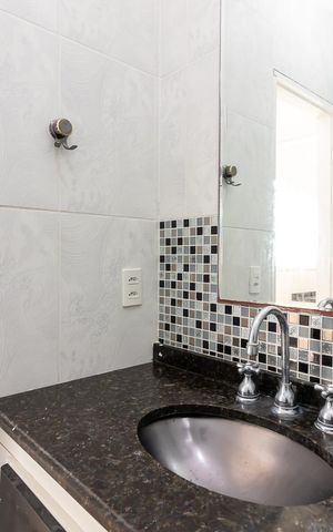 Casa à venda com 210m², 4 quartos e 2 vagasBanheiro da Suíte 1