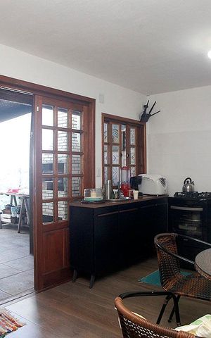 Casa à venda com 98m², 2 quartos e sem vagaEdícula - Sala / Cozinha