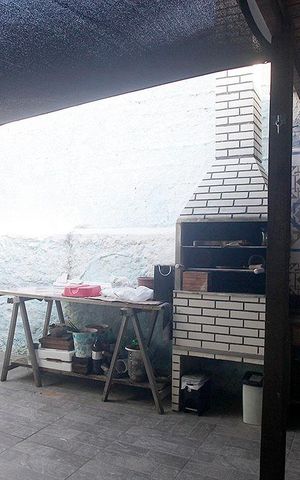 Casa à venda com 98m², 2 quartos e sem vagaPátio + Área de Serviço