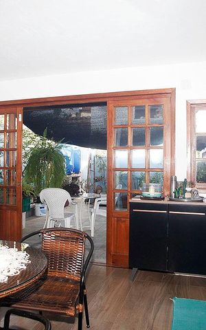 Casa à venda com 98m², 2 quartos e sem vagaEdícula - Sala / Cozinha