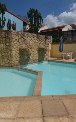Apartamento à venda com 300m², 4 quartos e 2 vagasÁrea comum - Piscina