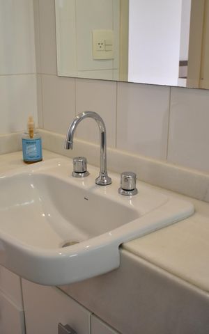 Apartamento à venda com 107m², 3 quartos e 2 vagasBanheiro da Suíte