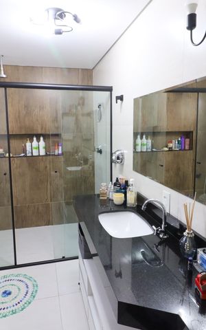 Apartamento à venda com 126m², 4 quartos e 2 vagasBanheiro da Suíte 1