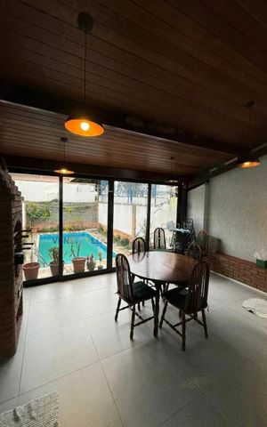 Casa à venda com 200m², 3 quartos e 2 vagas