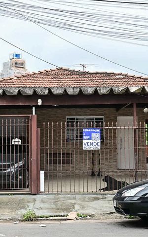 Casa à venda com 346m², 6 quartos e 4 vagasFachada
