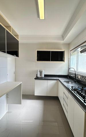 Apartamento para alugar com 144m², 3 quartos e 2 vagas Apartamento para alugar com 144m², 3 quartos e 2 vagasCozinha