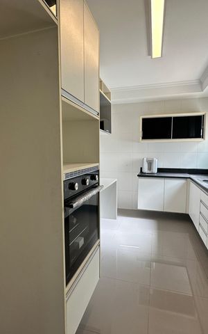 Apartamento para alugar com 144m², 3 quartos e 2 vagas Apartamento para alugar com 144m², 3 quartos e 2 vagasCozinha