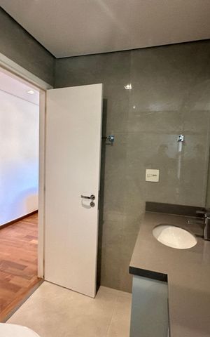 Apartamento para alugar com 144m², 3 quartos e 2 vagas Apartamento para alugar com 144m², 3 quartos e 2 vagasBanheiro da Suíte 3
