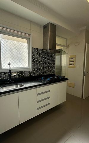 Apartamento para alugar com 144m², 3 quartos e 2 vagas Apartamento para alugar com 144m², 3 quartos e 2 vagasCozinha