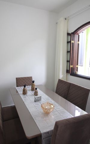 Casa à venda com 110m², 3 quartos e 2 vagasSala