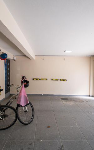 Casa à venda com 330m², 4 quartos e 2 vagas Casa à venda com 330m², 4 quartos e 2 vagasGaragem