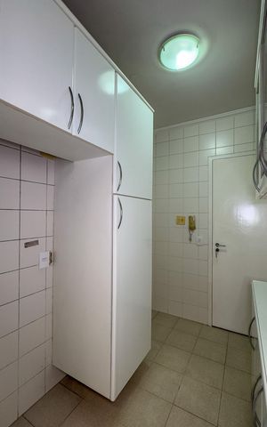 Apartamento à venda com 80m², 3 quartos e 2 vagas Apartamento à venda com 80m², 3 quartos e 2 vagasCozinha e Área de Serviço