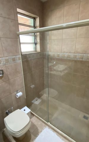 Casa à venda com 271m², 4 quartos e 3 vagas