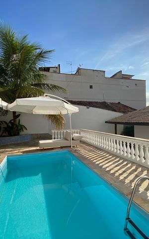Casa à venda com 271m², 4 quartos e 3 vagas