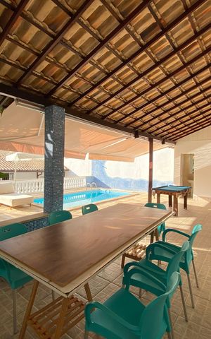 Casa à venda com 271m², 4 quartos e 3 vagas