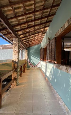 Casa à venda com 271m², 4 quartos e 3 vagas
