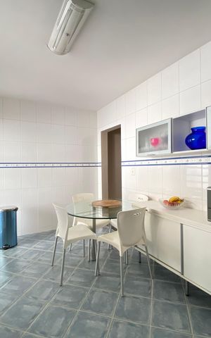 Casa à venda com 271m², 4 quartos e 3 vagas