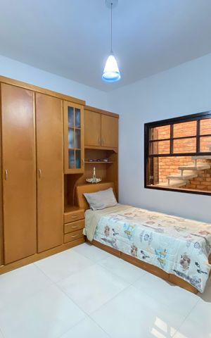 Casa à venda com 271m², 4 quartos e 3 vagas