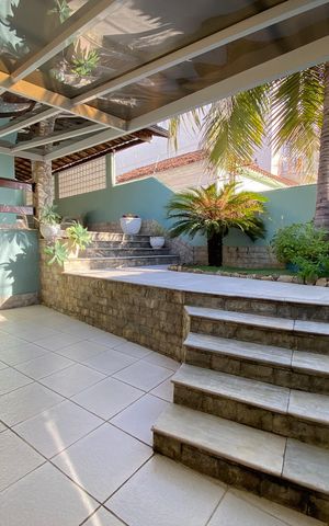 Casa à venda com 271m², 4 quartos e 3 vagas