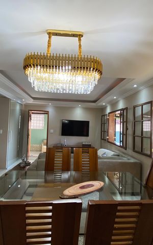 Casa à venda com 271m², 4 quartos e 3 vagas