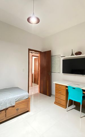 Casa à venda com 271m², 4 quartos e 3 vagas