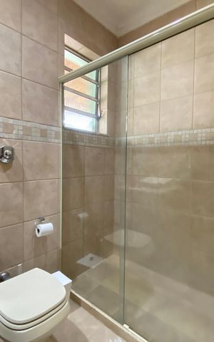 Casa à venda com 271m², 4 quartos e 3 vagas