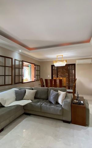 Casa à venda com 271m², 4 quartos e 3 vagas