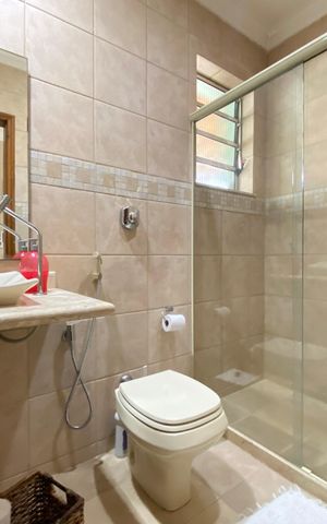 Casa à venda com 271m², 4 quartos e 3 vagas