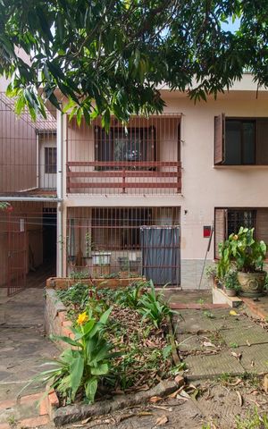 Casa à venda com 120m², 5 quartos e 2 vagas Casa à venda com 120m², 5 quartos e 2 vagasQuintal