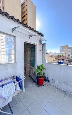 Casa à venda com 300m², 6 quartos e sem vagaÁrea externa