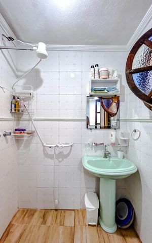 Casa à venda com 300m², 6 quartos e sem vagaBanheiro da Suíte