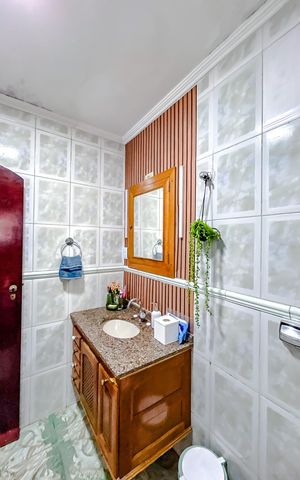 Casa à venda com 300m², 6 quartos e sem vagaLavabo