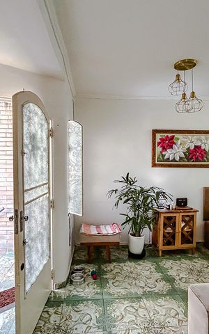 Casa à venda com 300m², 6 quartos e sem vagaSala