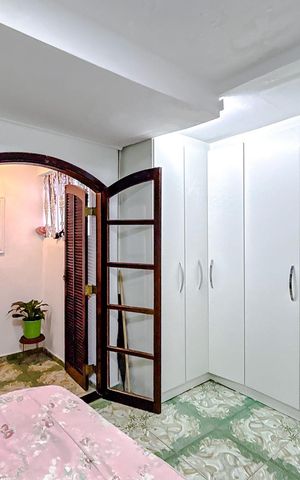 Casa à venda com 300m², 6 quartos e sem vagaQuarto 2 - Suíte