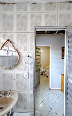 Casa à venda com 300m², 6 quartos e sem vagaBanheiro 2