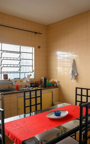 Casa à venda com 185m², 2 quartos e 3 vagas Casa à venda com 185m², 2 quartos e 3 vagasCozinha