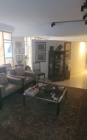 Apartamento à venda com 300m², 3 quartos e 2 vagas Apartamento à venda com 300m², 3 quartos e 2 vagasSala