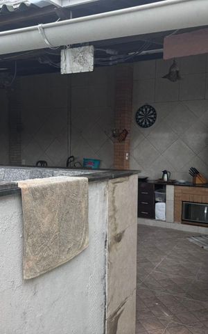 Casa à venda com 280m², 2 quartos e 2 vagas