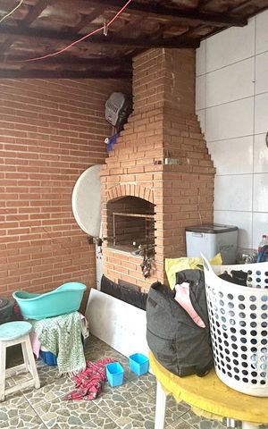 Casa à venda com 111m², 3 quartos e 2 vagas Casa à venda com 111m², 3 quartos e 2 vagasÁrea de Serviço