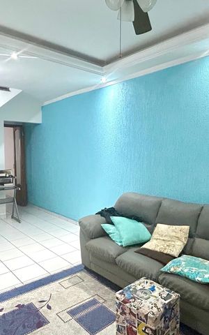 Casa à venda com 111m², 3 quartos e 2 vagas Casa à venda com 111m², 3 quartos e 2 vagasSala