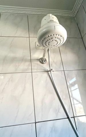 Casa à venda com 111m², 3 quartos e 2 vagas Casa à venda com 111m², 3 quartos e 2 vagasBanheiro 1