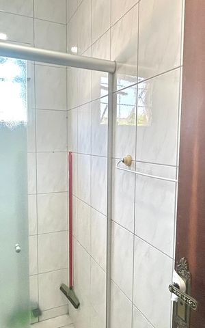 Casa à venda com 111m², 3 quartos e 2 vagas Casa à venda com 111m², 3 quartos e 2 vagasBanheiro 1